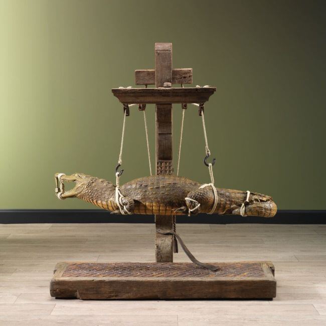 3825 Antique Crocodile