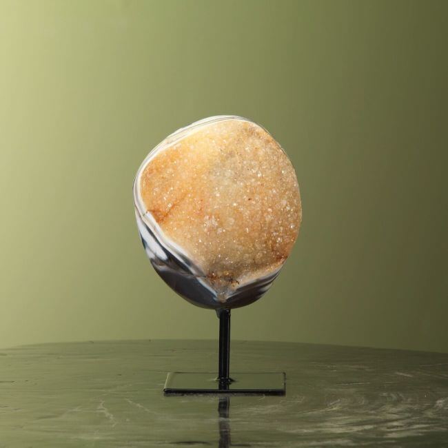 0001 Agate on Stand