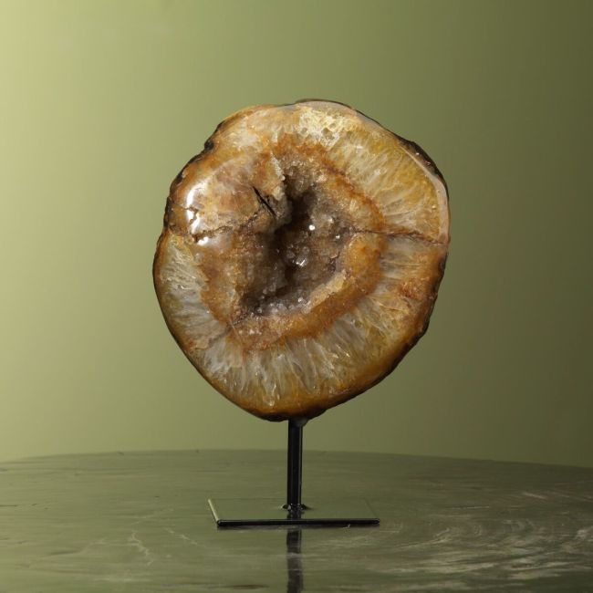 0002 Agate on Stand