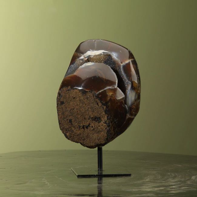 0004 Agate on Stand
