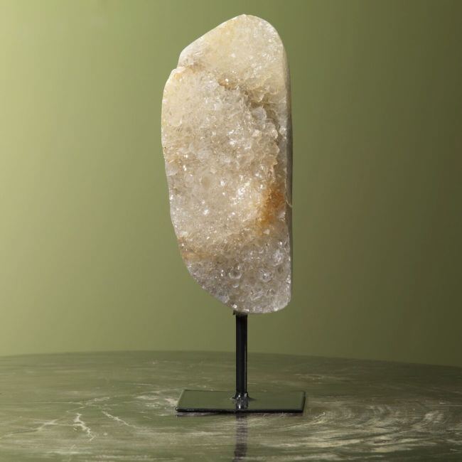 0008 Agate on Stand