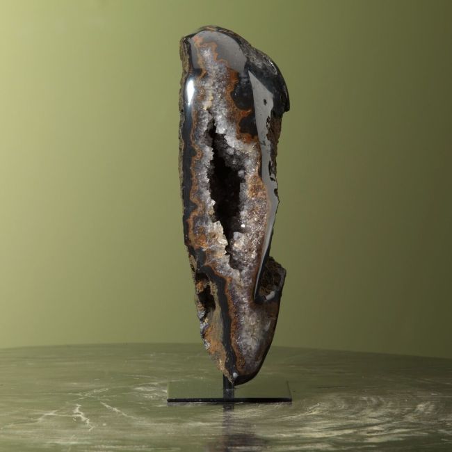 0010 Agate on Stand