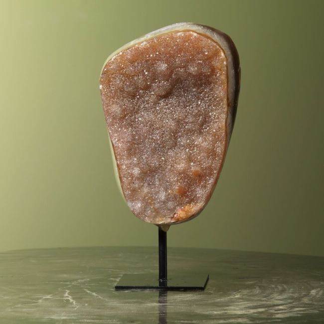 0015 Agate on Stand