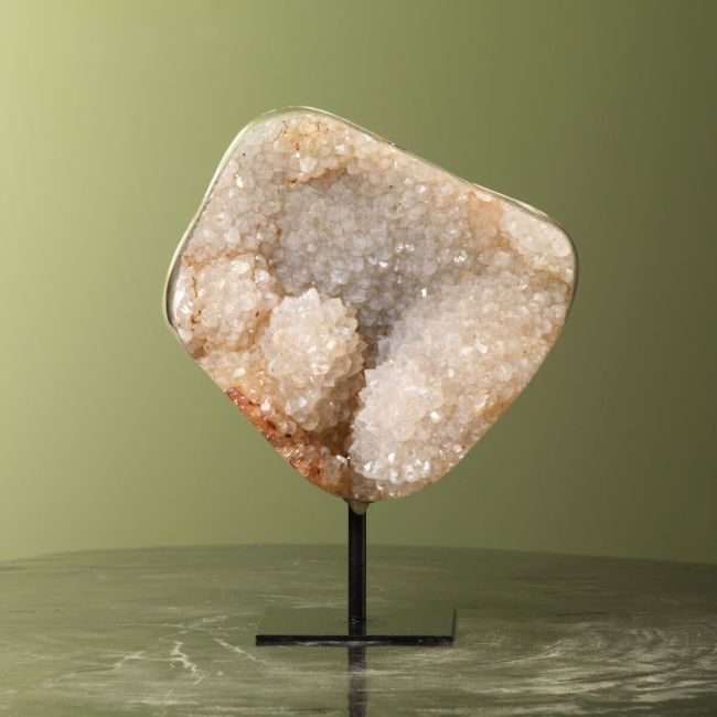 0016 Agate on Stand