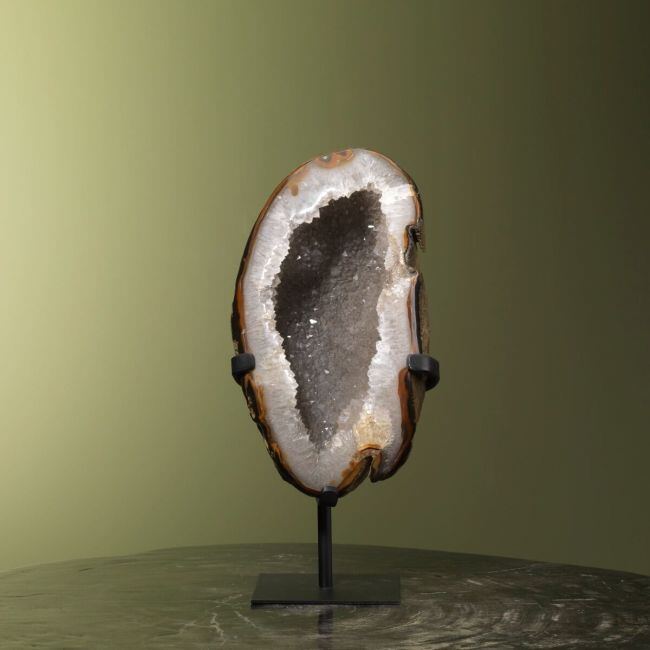 0035 Agate on Stand